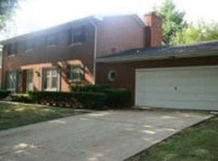 155 Pinehurst Dr, Springfield, IL 62704