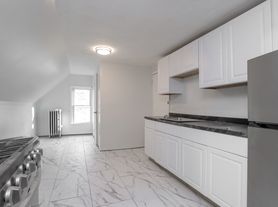 37 Rutledge Ave, Springfield, MA