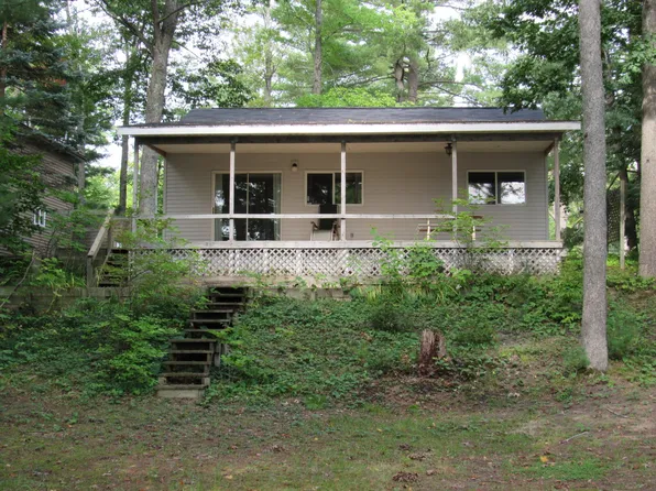 124 Saginaw Legion Dr, Roscommon, MI 48653