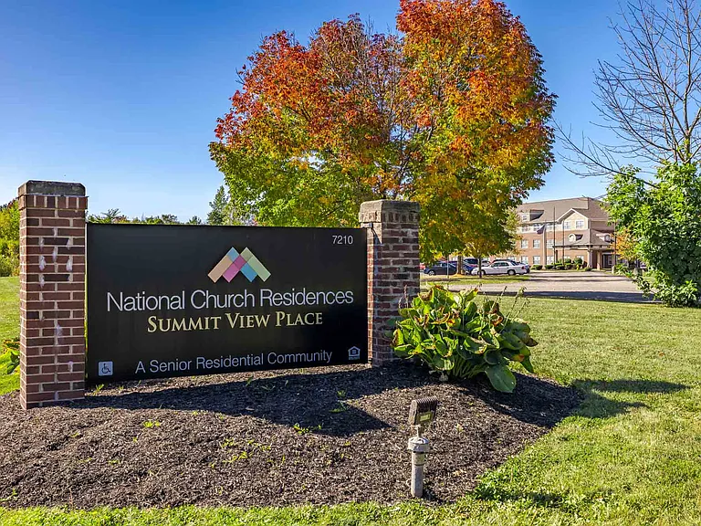 Summit View Place — Photo 2
