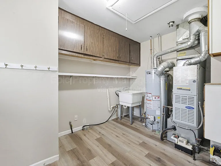 8048 Timken Ave — Photo 10