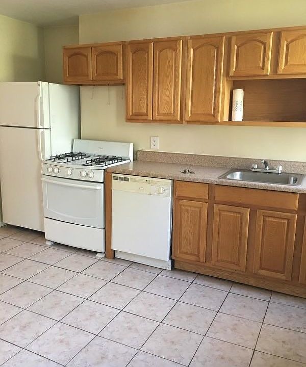 1st image of 257 20th St #Rr