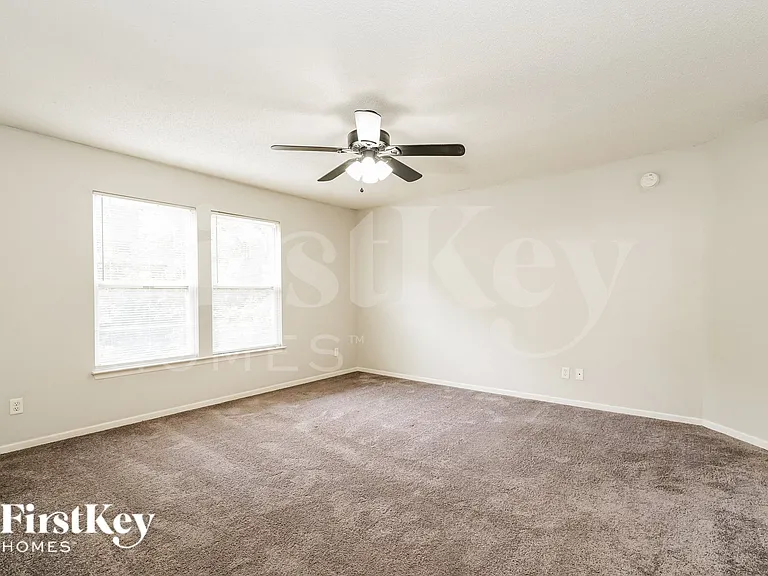 2732 Redland Ln — Photo 9