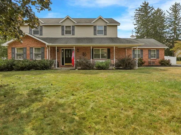 3330 Craftsbury Ct, Reading, PA 19605