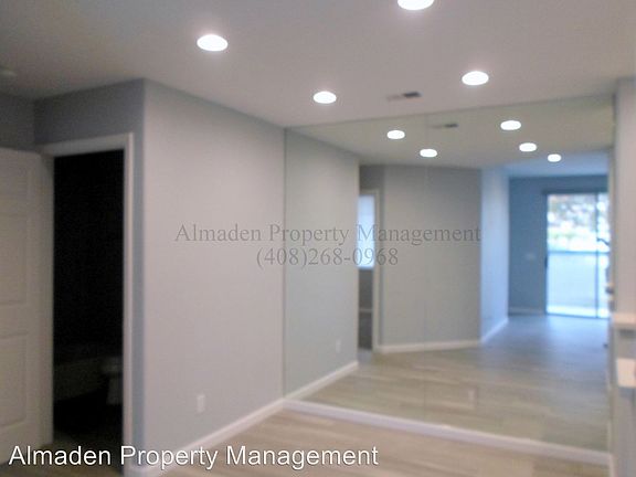 4th image of 922 Owens Lake Dr