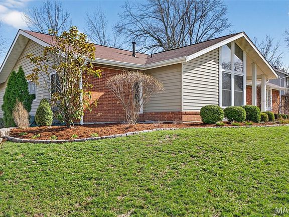 2nd image of 15424 Country Ridge Dr