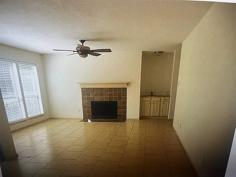 8020 Braesmain Dr — Photo 2