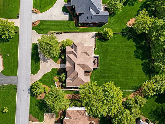 3rd image of 513 Arden Wood Pl