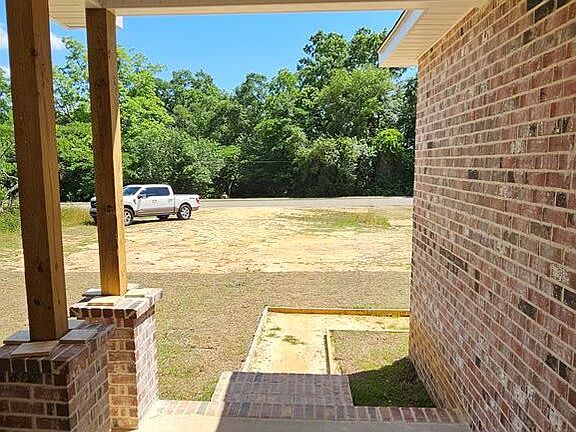 5th image of 883 Jester St