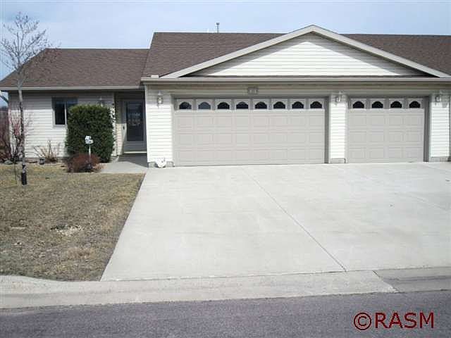 1st image of 415 N Welco Dr
