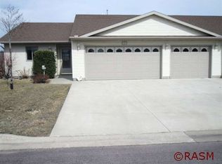 415 N Welco Dr, Saint Peter, MN 56082