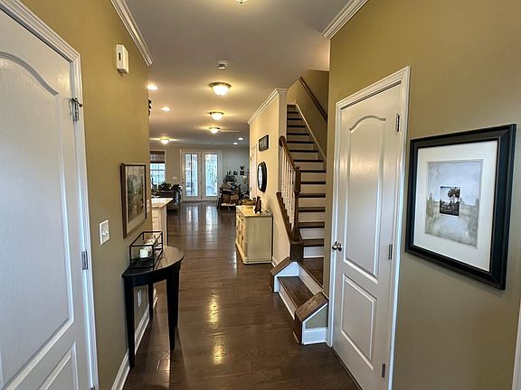 2nd image of 124 Spring Pine Ln