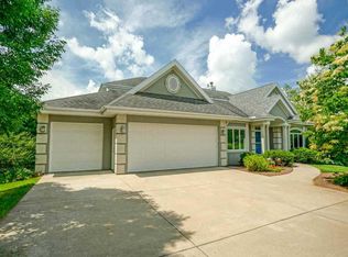 6175 Stony Hill Dr, Oregon, WI 53575