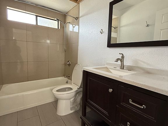 4th image of 1005 River Way