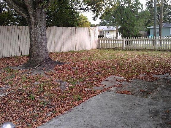 4th image of 1551 Cranbrook Ave