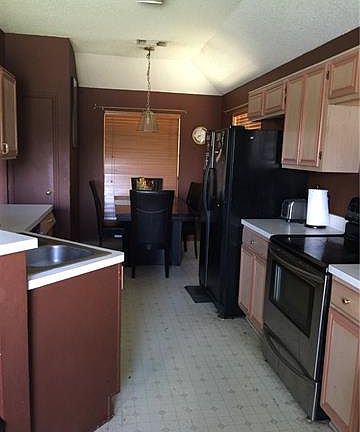 2nd image of 1061 Glencrest Dr