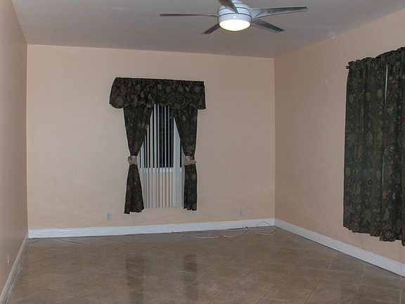 14 x 21 Master bedroom