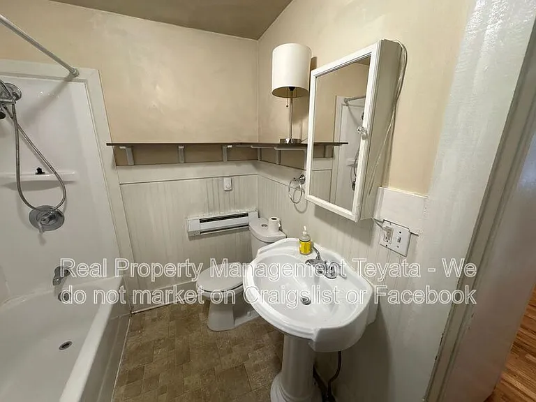 1405 Halleck St — Photo 11