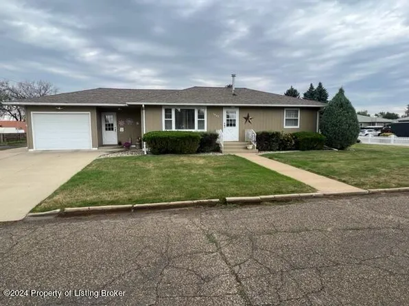1447 1st St S, Dickinson, ND 58601