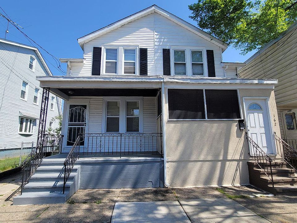 2nd image of 160 Franklin St