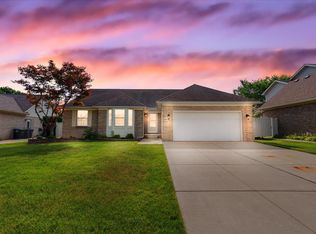 22450 Meadow Woods Cir, Taylor, MI 48180