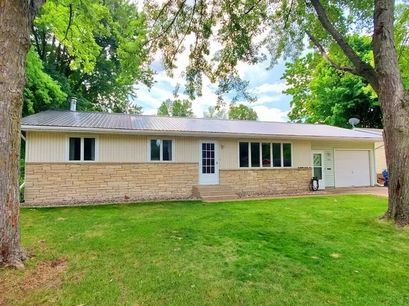 190 Robert St, Clintonville, WI 54929