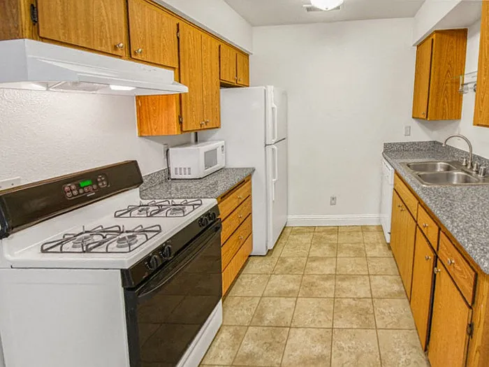 3581 - 3585 N. Parkway Drive — Photo 36