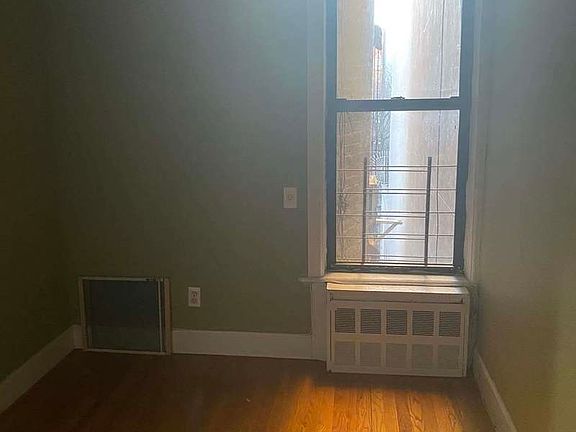 3rd image of 49 St Nicholas Ave APT 4C