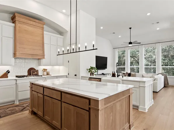 384 Leaning Rock Cir, Austin, TX 78730