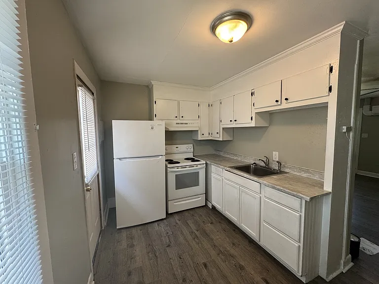 2101 Montclair Dr #3 — Photo 6