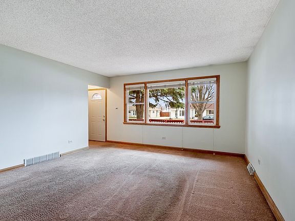 2nd image of 6748 W 88th Pl