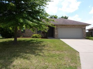 808 E Waterford Blvd, Ozark, MO 65721