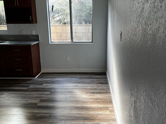 4th image of 22405 Elaine Ave
