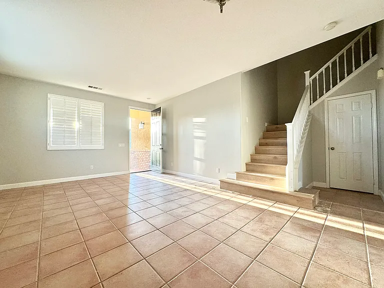 2871 Pinta Ct — Photo 4