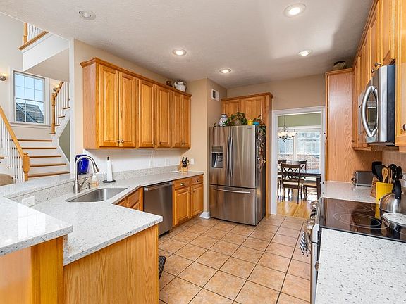 5th image of 3240 Baybrook Dr