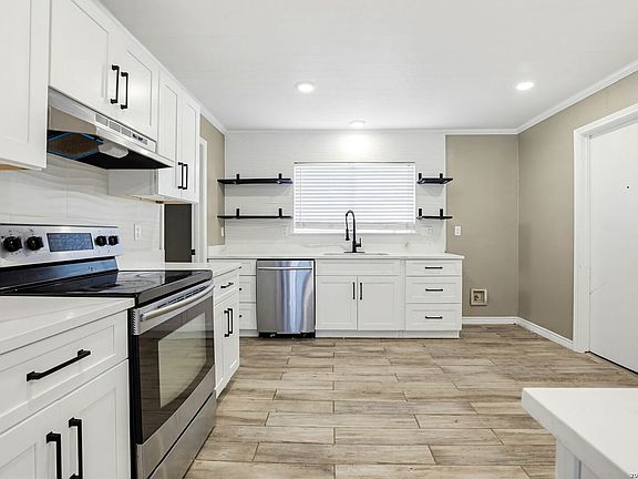 3rd image of 4543 STRADFORD PL