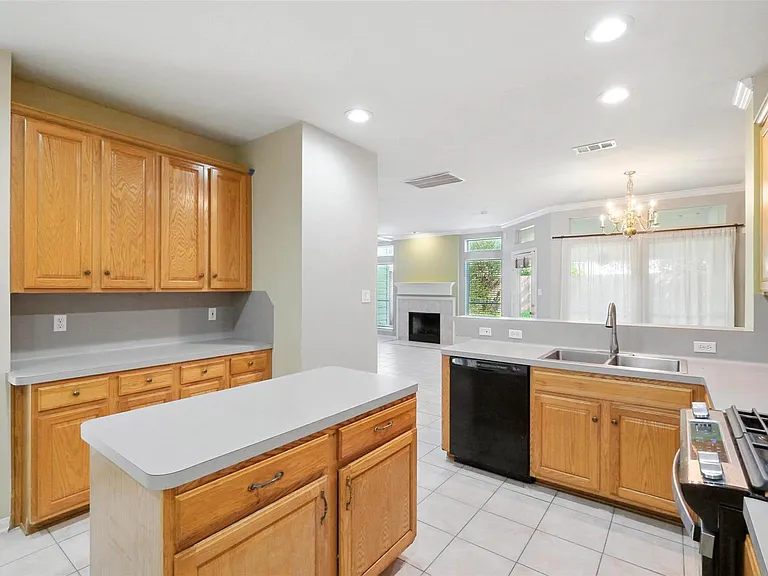 10222 Thornmont Ln — Photo 30