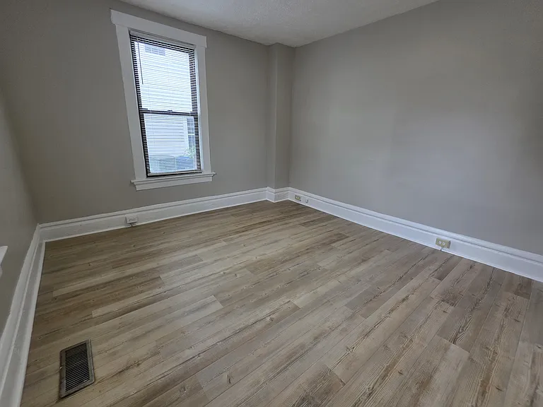 499 W 2nd Ave — Photo 15