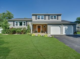 2 Bough Ct, Toms River, NJ 08753