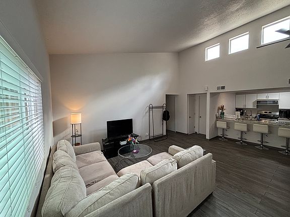 3rd image of 7219 Whippoorwill Ln NE
