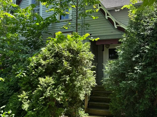 114 E Brown St, West Chicago, IL 60185