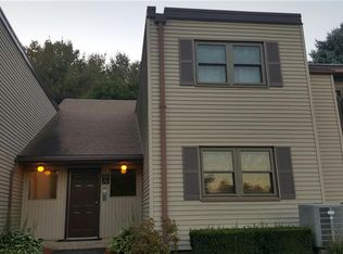 709 Twin Circle Dr UNIT 709, South Windsor, CT 06074