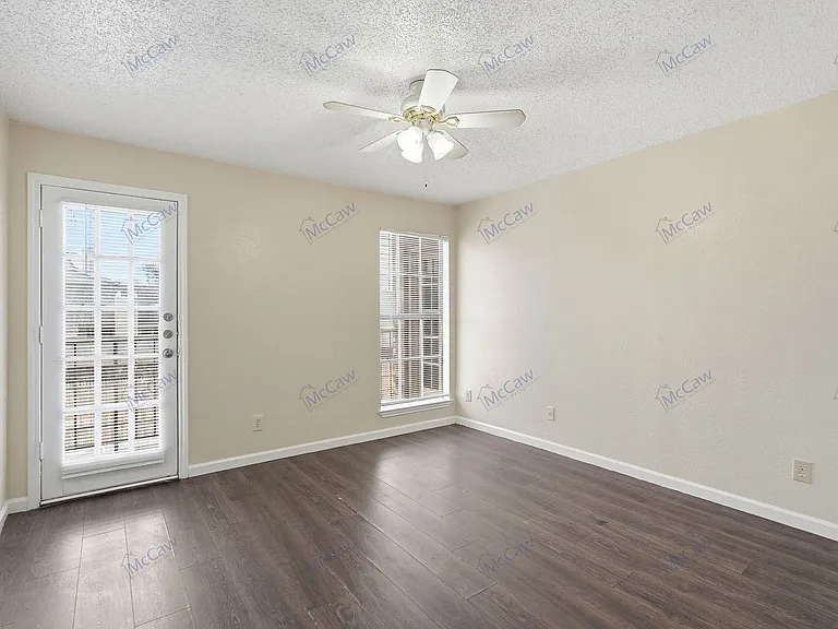 9520 Royal Ln #209 — Photo 15