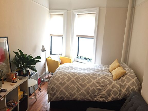 2nd image of 317 W 105th St APT 4A