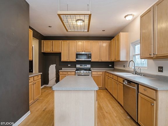 5th image of 504 McKenzie Ct