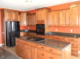 300 Ozark Ct, Vine Grove, KY 40175