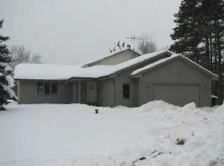448 Beaver Dam Dr NE, East Bethel, MN 55011