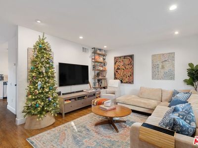 7560 Corbin Ave Unit 3, Reseda, CA, 91335