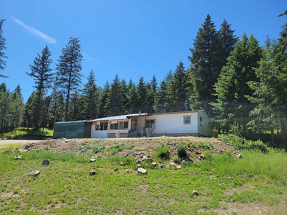 Front View of Cabin and Shop