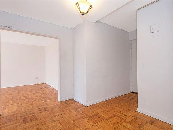 5th image of 222 N Broadway APT 5D